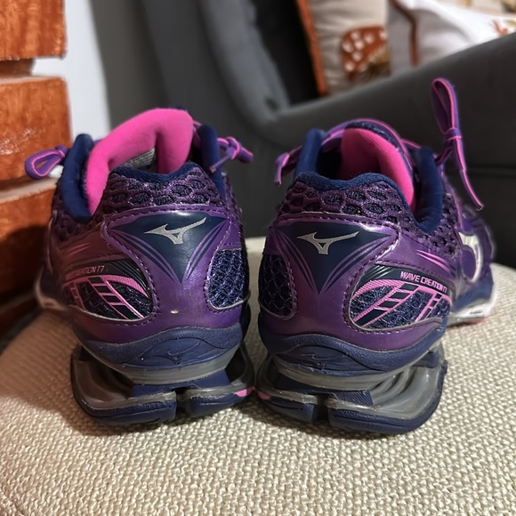 ❌SOLD❌Mizuno Running Shoes - Picture 5 of 8